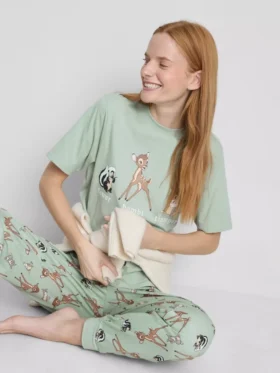 Pijamale cu imprimeu Bambi de la Disney