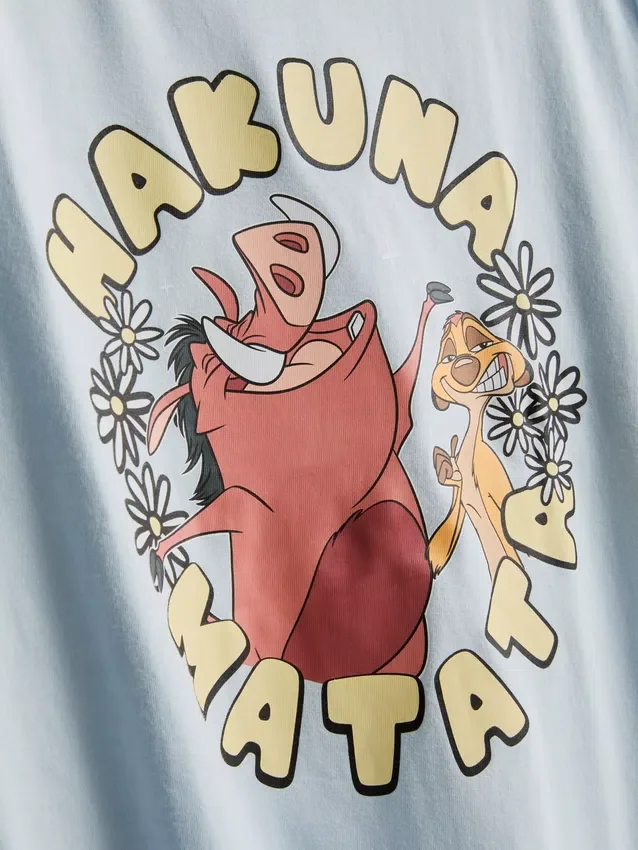Pijamale cu imprimeu „Hakuna Matata” din filmul Disney „Regele Leu” Pijamale cu imprimeu „Hakuna Matata” din filmul Disney „Regele Leu”