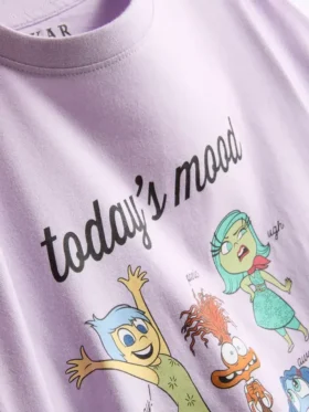 Pijamale cu personaje și imprimeu „Inside Out” de la Disney Pixar