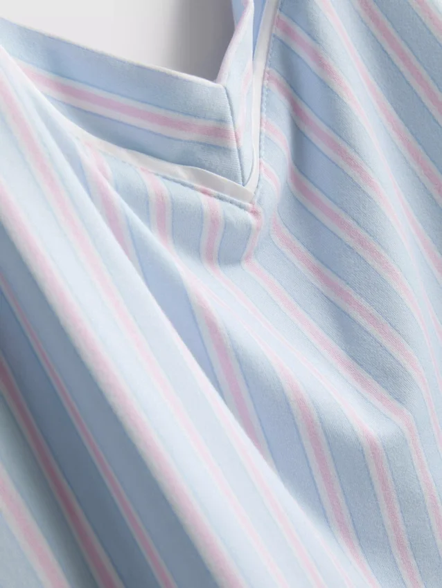 Pijamale cu top tip cami cu fundă din satin imprimat Pijamale cu top tip cami cu fundă din satin imprimat