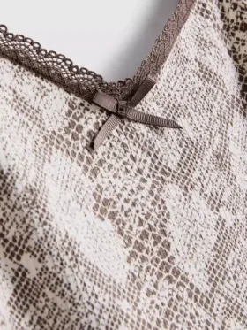 Pijamale cu top tip cami din dantelă cu imprimeu leopard
