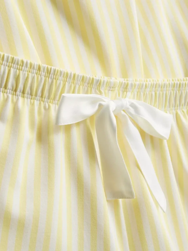 Pijamale cu top tip cami și pantaloni scurți Pijamale cu top tip cami și pantaloni scurți