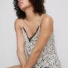 Pijamale cu top tip cami și pantaloni scurți cu imprimeu Pijamale cu top tip cami și pantaloni scurți cu imprimeu
