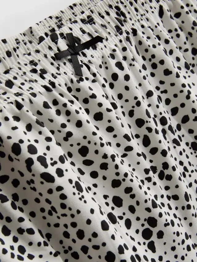 Pijamale cu top tip cami și pantaloni scurți cu imprimeu Pijamale cu top tip cami și pantaloni scurți cu imprimeu
