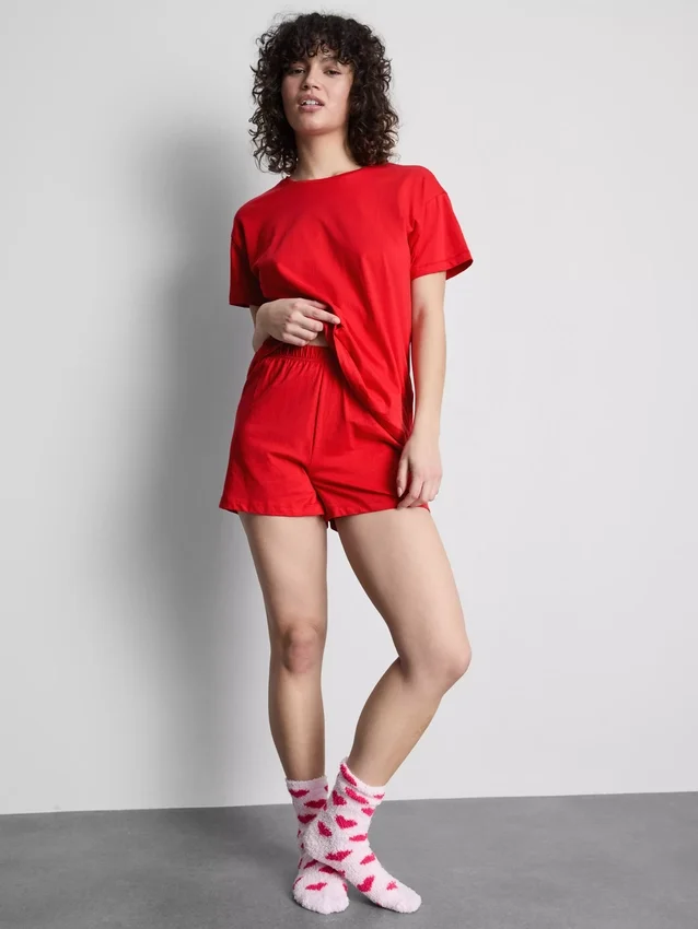 Pijamale cu tricou și pantaloni scurți Pijamale cu tricou și pantaloni scurți