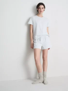 Pijamale cu tricou și pantaloni scurți