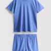 Pijamale cu tricou și pantaloni scurți Pijamale cu tricou și pantaloni scurți