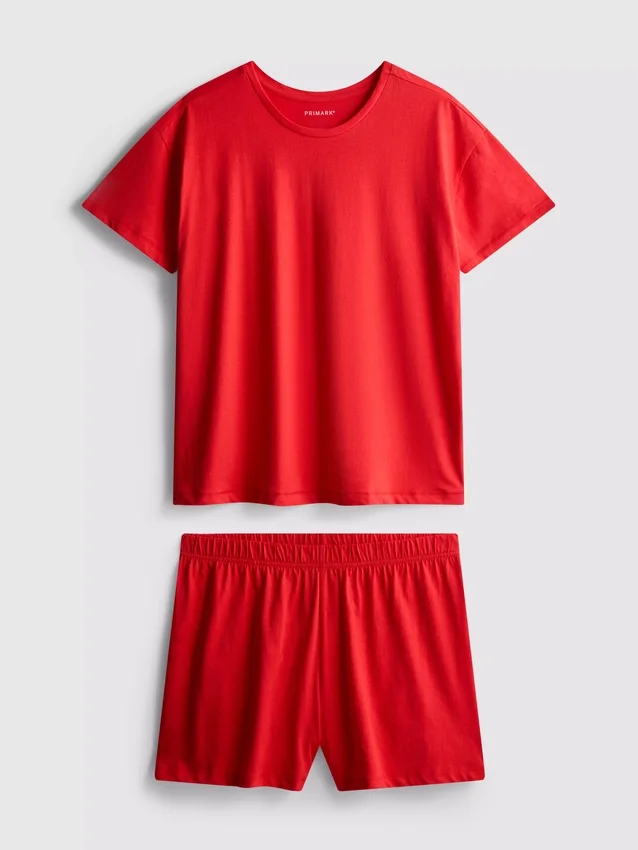 Pijamale cu tricou și pantaloni scurți Pijamale cu tricou și pantaloni scurți