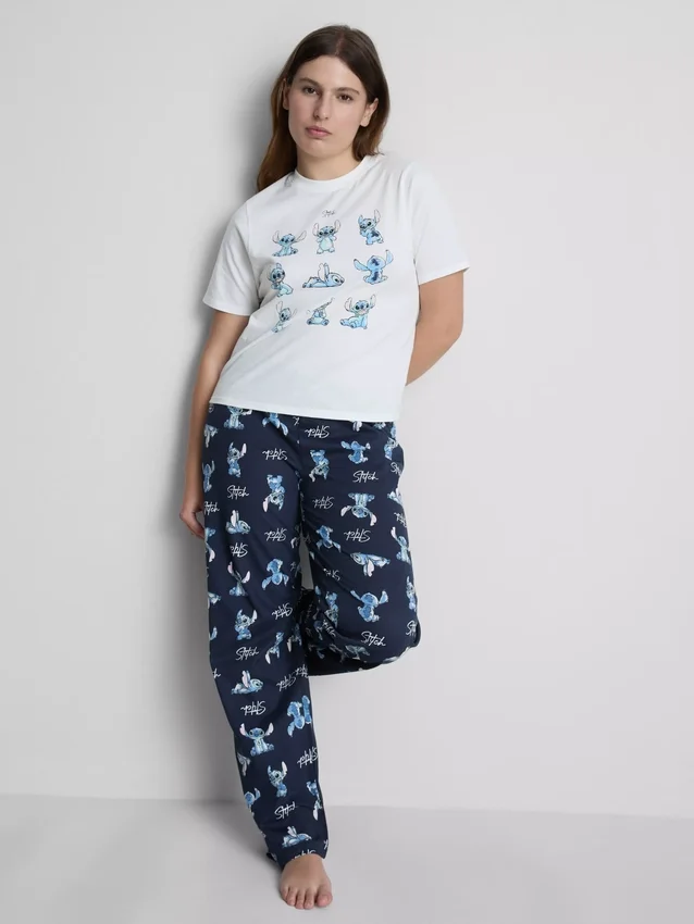 Pijamale cu tricou „Stitch” de la Disney Pijamale cu tricou „Stitch” de la Disney