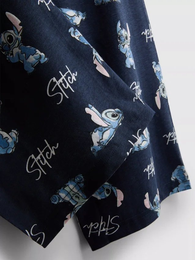 Pijamale cu tricou „Stitch” de la Disney Pijamale cu tricou „Stitch” de la Disney