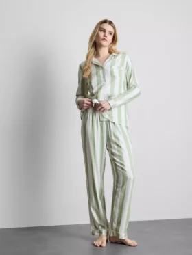Pijamale din bumbac cu dungi, în stil „boyfriend”