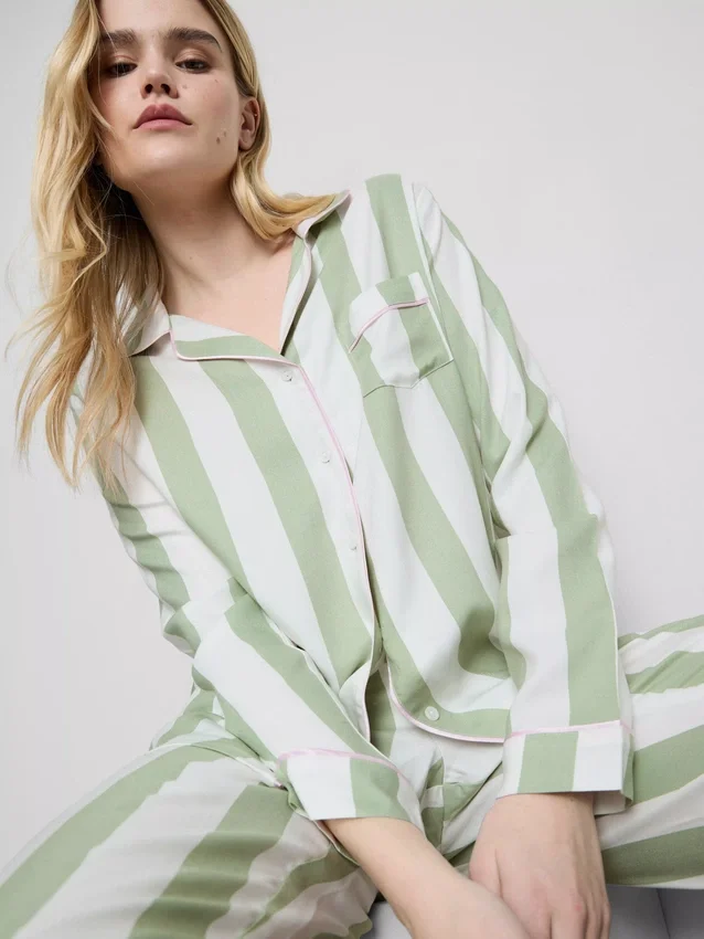 Pijamale din bumbac cu dungi, în stil „boyfriend” Pijamale din bumbac cu dungi, în stil „boyfriend”