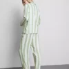 Pijamale din bumbac cu dungi, în stil „boyfriend” Pijamale din bumbac cu dungi, în stil „boyfriend”