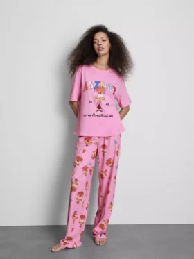 Pijamale Disney „Inside Out” cu tematică de anxietate