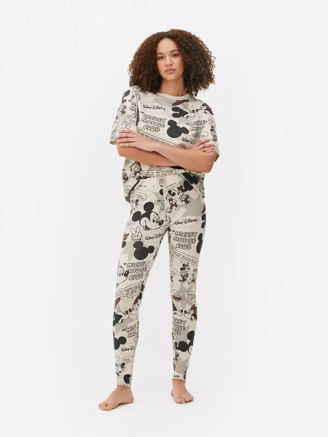 Pijamale retro cu personaje Disney Mickey Mouse Pijamale retro cu personaje Disney Mickey Mouse