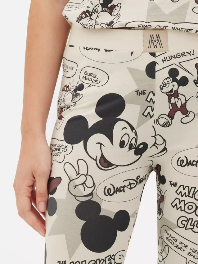 Pijamale retro cu personaje Disney Mickey Mouse Pijamale retro cu personaje Disney Mickey Mouse