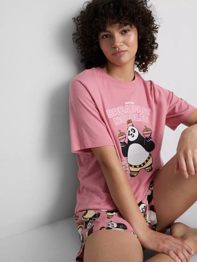 Pijamale scurte cu personajul Kung Fu Panda Pijamale scurte cu personajul Kung Fu Panda