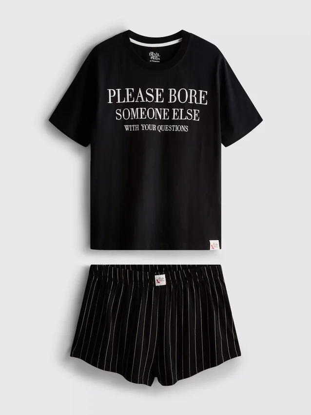 Pijamale scurte cu sloganul „The Devil Wears Prada” Pijamale scurte cu sloganul „The Devil Wears Prada”