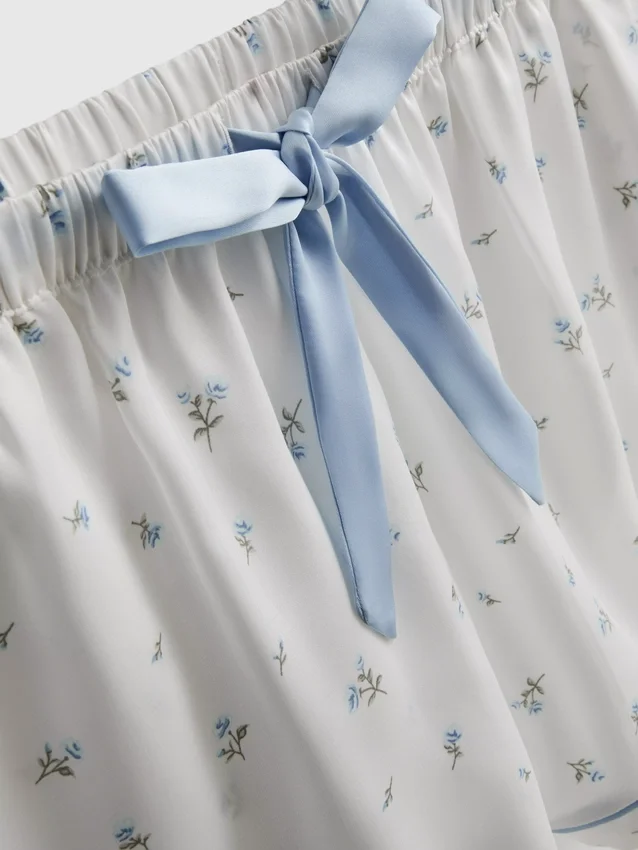 Pijamale scurte de bărbat din satin cu imprimeu floral Pijamale scurte de bărbat din satin cu imprimeu floral