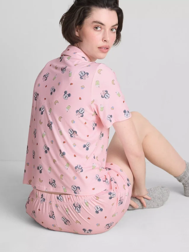 Pijamale scurte de tip „boyfriend” cu Mickey Mouse de la Disney Pijamale scurte de tip „boyfriend” cu Mickey Mouse de la Disney