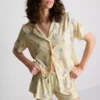 Pijamale scurte de tip „boyfriend” cu Winnie the Pooh de la Disney