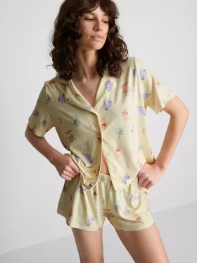 Pijamale scurte de tip „boyfriend” cu Winnie the Pooh de la Disney