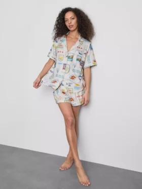 Pijamale scurte tip „boyfriend”