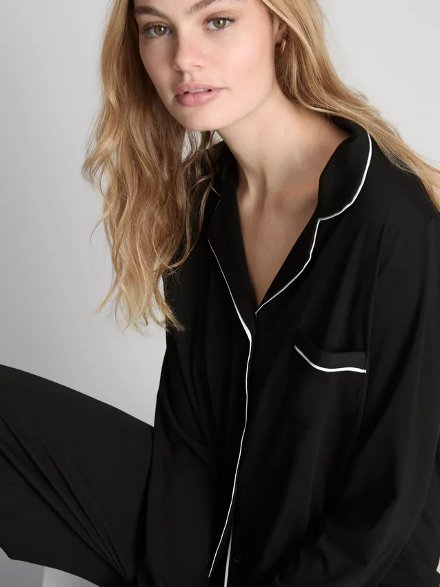 Pijamale tip „boyfriend” cu borduri contrastante Pijamale tip „boyfriend” cu borduri contrastante