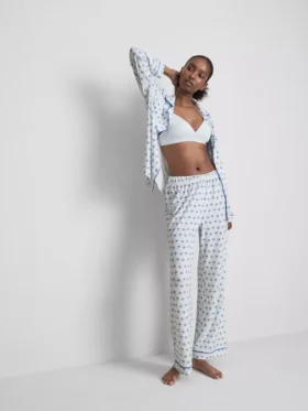 Pijamale tip „boyfriend” cu imprimeu