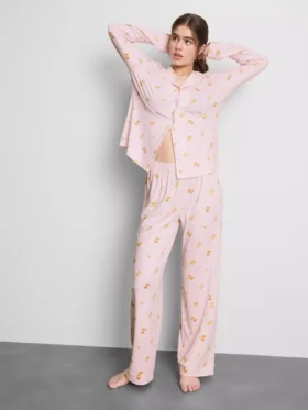 pijamale tip boyfriend cu imprimeu 2 2 280x373 - Pijamale tip &bdquo;boyfriend&rdquo; cu imprimeu