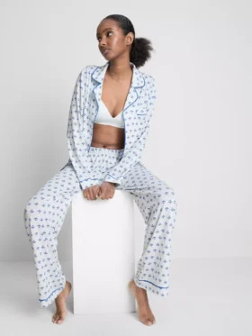 Pijamale tip „boyfriend” cu imprimeu
