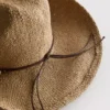 Pălărie de cowboy din paie cu bordură Pălărie de cowboy din paie cu bordură