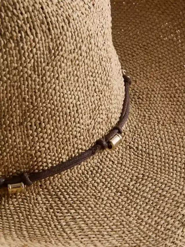 Pălărie de cowboy din paie cu bordură Pălărie de cowboy din paie cu bordură