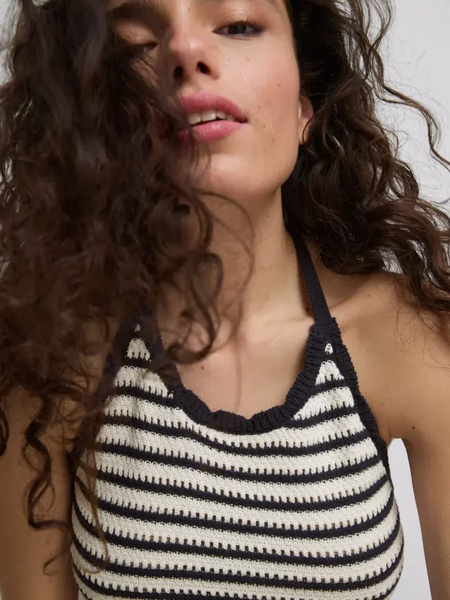 Rochie halter tricotată cu dungi Rochie halter tricotată cu dungi