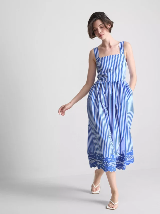 Rochie maxi cu dungi brodate Rochie maxi cu dungi brodate