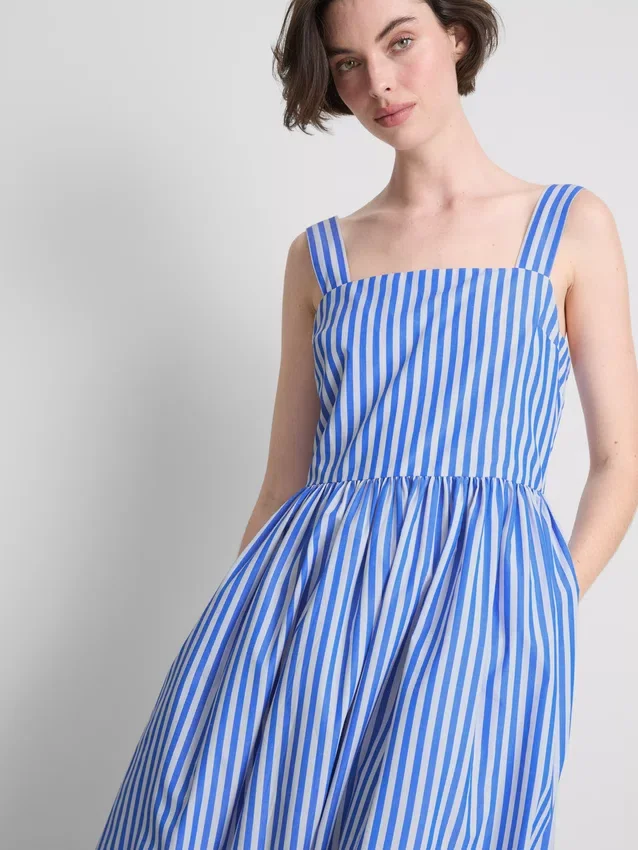 Rochie maxi cu dungi brodate Rochie maxi cu dungi brodate