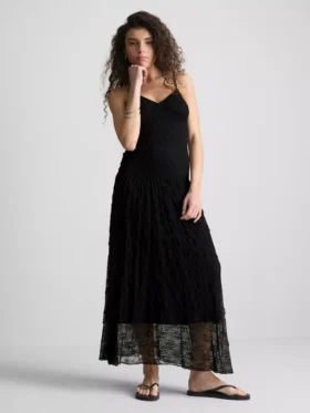 Rochie maxi din dantelă cu decolteu în V
