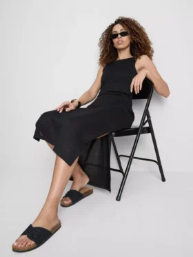 Rochie midi-ax fără mâneci, mulată, de la Paula Echevarría