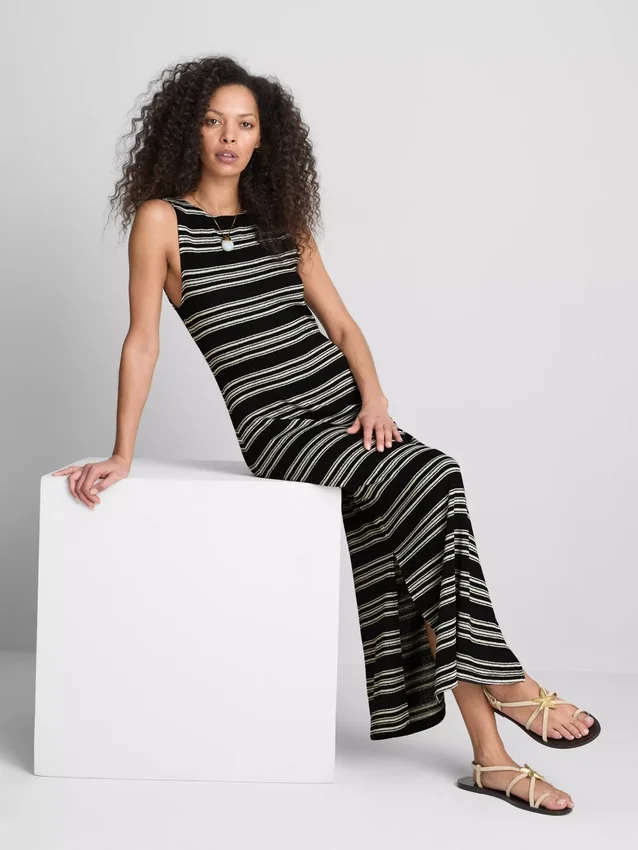 Rochie midi-ax fără mâneci, mulată, de la Paula Echevarría Rochie midi-ax fără mâneci, mulată, de la Paula Echevarría