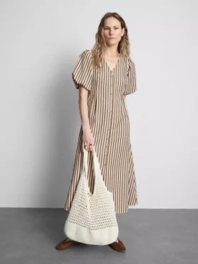 Rochie midi cu dungi și mâneci bufante