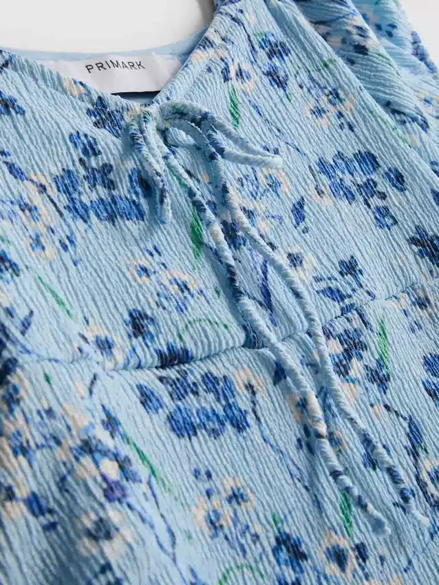 Rochie midi cu efect de șifonare, cu decolteu în formă de inimă Rochie midi cu efect de șifonare, cu decolteu în formă de inimă