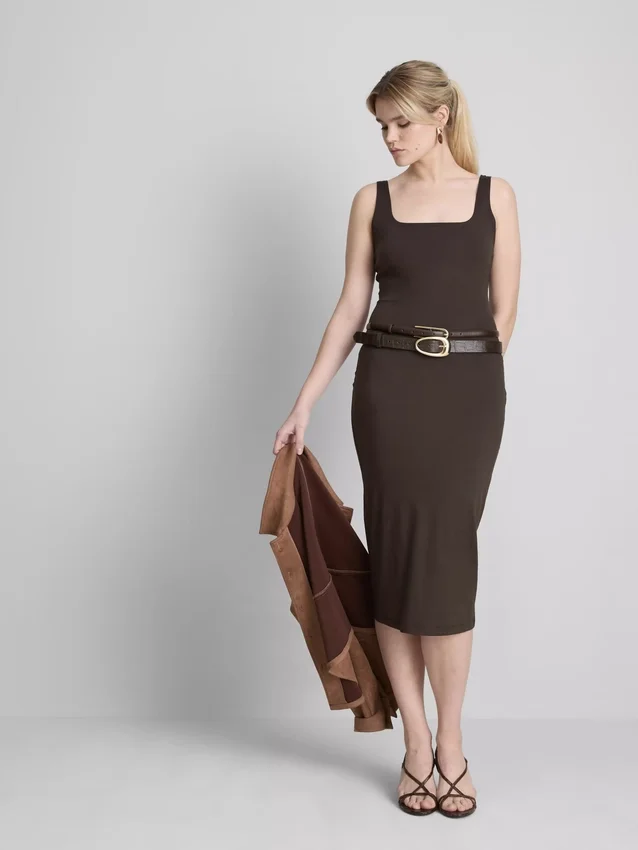 Rochie midi cu guler pătrat, ca o a doua piele Rochie midi cu guler pătrat, ca o a doua piele