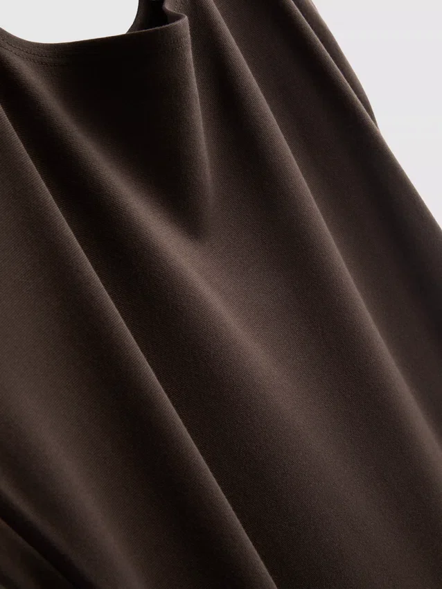 Rochie midi cu guler pătrat, ca o a doua piele Rochie midi cu guler pătrat, ca o a doua piele