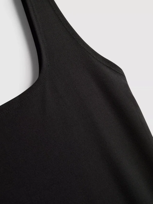 Rochie midi cu guler pătrat, ca o a doua piele Rochie midi cu guler pătrat, ca o a doua piele