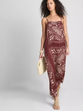 Rochie midi dreaptă cu imprimeu paisley de la Paula Echevarría