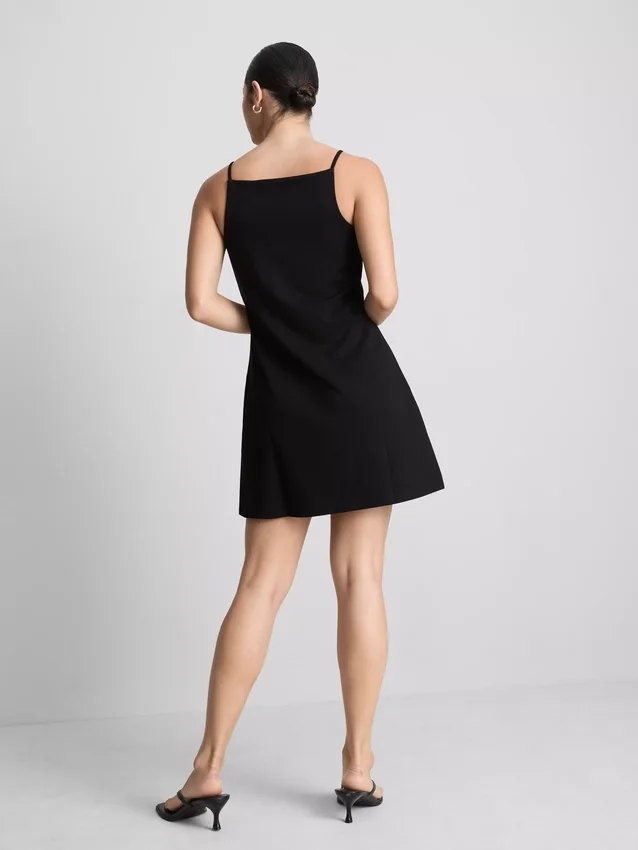 Rochie mini cu decolteu pătrat Rochie mini cu decolteu pătrat