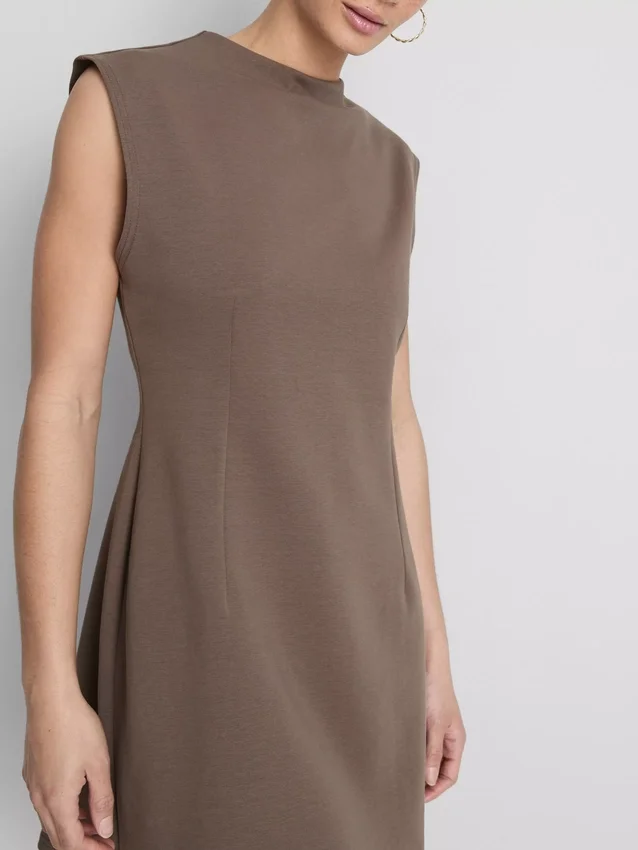 Rochie mini cu mâneci scurte, cu croială sculptată Rochie mini cu mâneci scurte, cu croială sculptată
