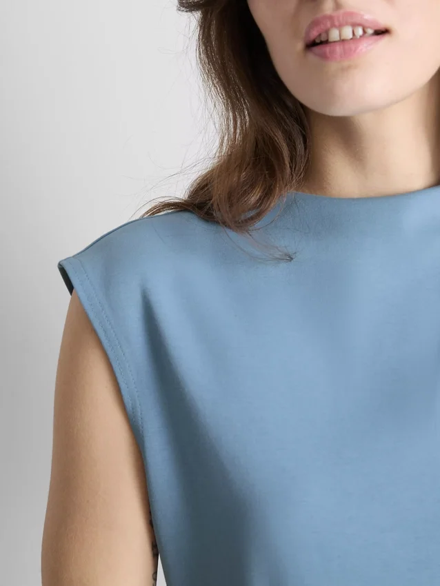 Rochie mini cu mâneci scurte, cu croială sculptată Rochie mini cu mâneci scurte, cu croială sculptată