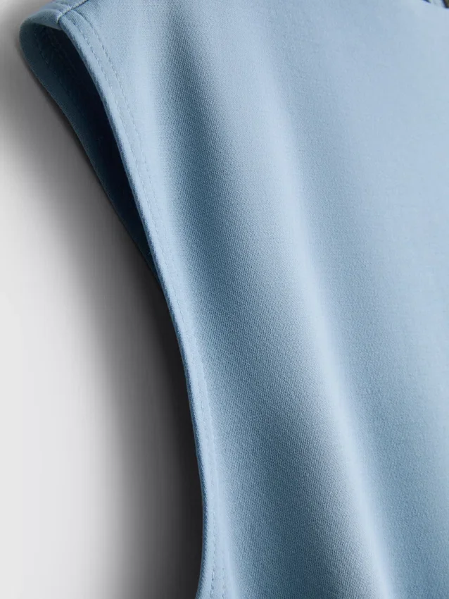 Rochie mini cu mâneci scurte, cu croială sculptată Rochie mini cu mâneci scurte, cu croială sculptată
