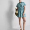 Rochie mini cu mâneci scurte și volane Rochie mini cu mâneci scurte și volane